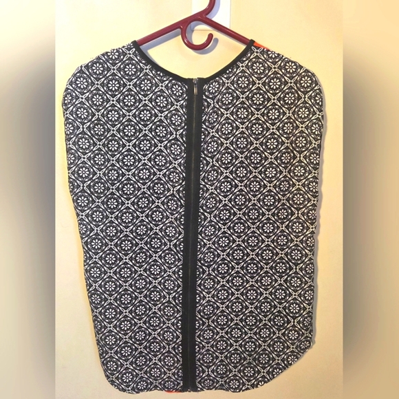 ⭐️Rachel Rachel Roy Color Blocked Sleeveless Top Size 4 - Picture 2 of 3